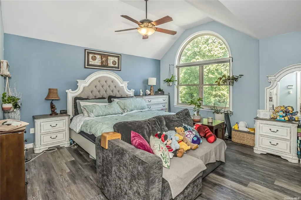 110 Herbert Street Islip NY 11751