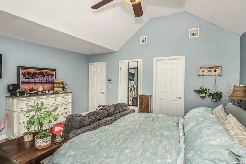 110 Herbert Street Islip NY 11751