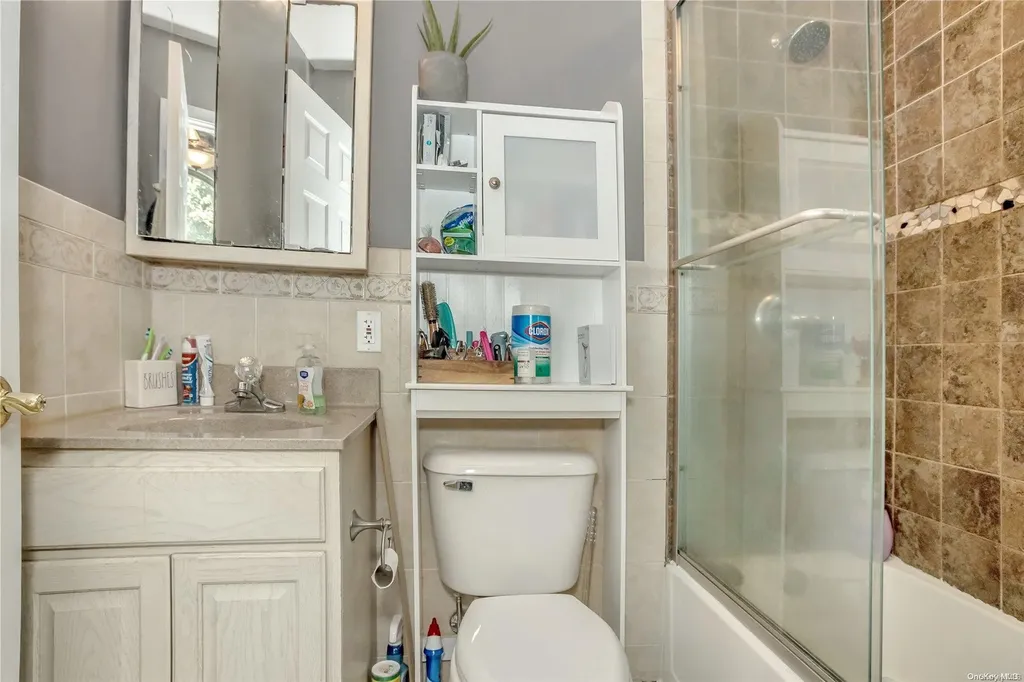 110 Herbert Street Islip NY 11751