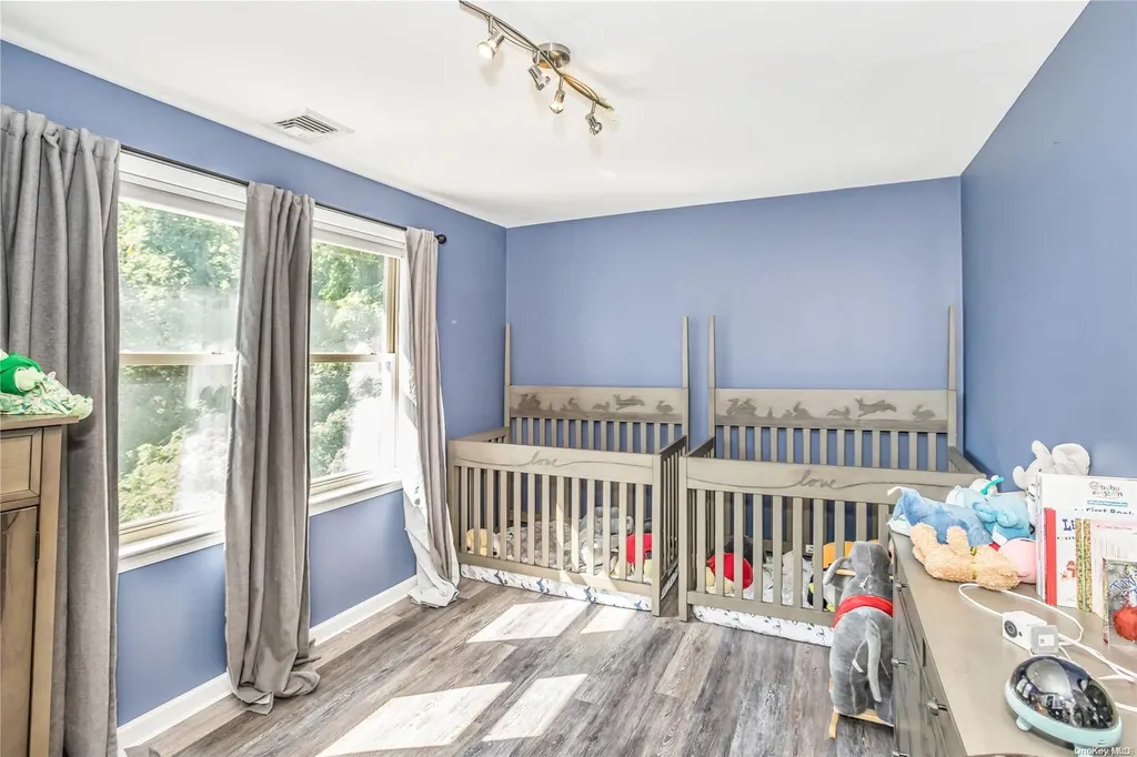 110 Herbert Street Islip NY 11751