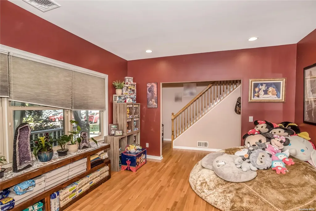 110 Herbert Street Islip NY 11751