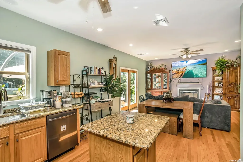 110 Herbert Street Islip NY 11751