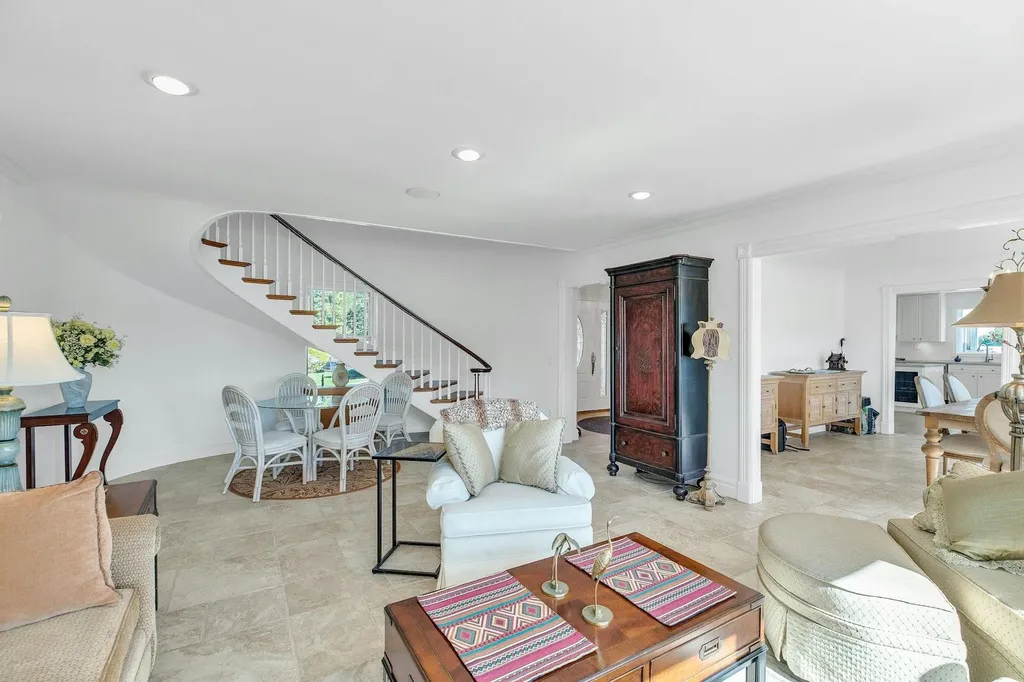 170 Connetquot Drive Oakdale NY 11769
