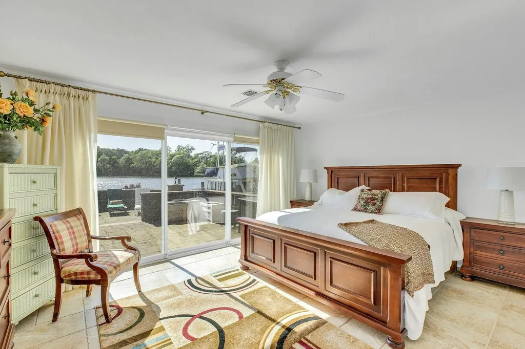 170 Connetquot Drive Oakdale NY 11769