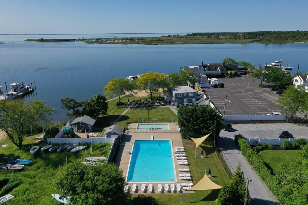 170 Connetquot Drive Oakdale NY 11769