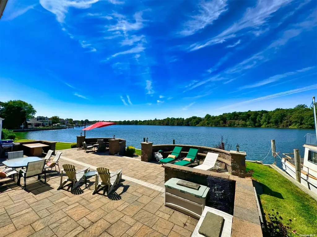 170 Connetquot Drive Oakdale NY 11769
