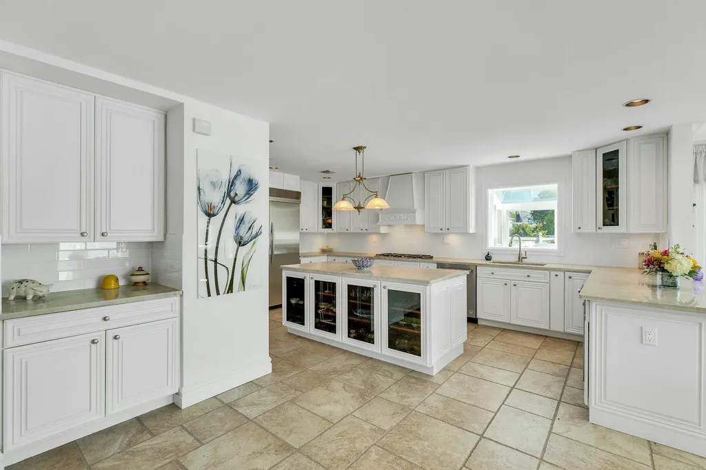 170 Connetquot Drive Oakdale NY 11769