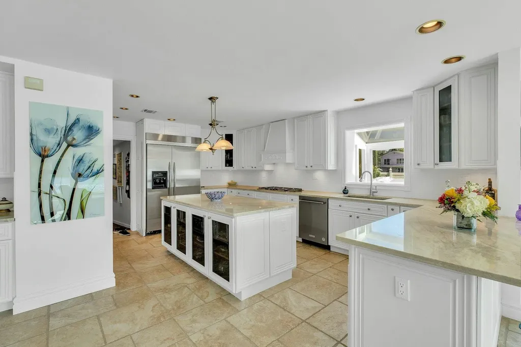 170 Connetquot Drive Oakdale NY 11769
