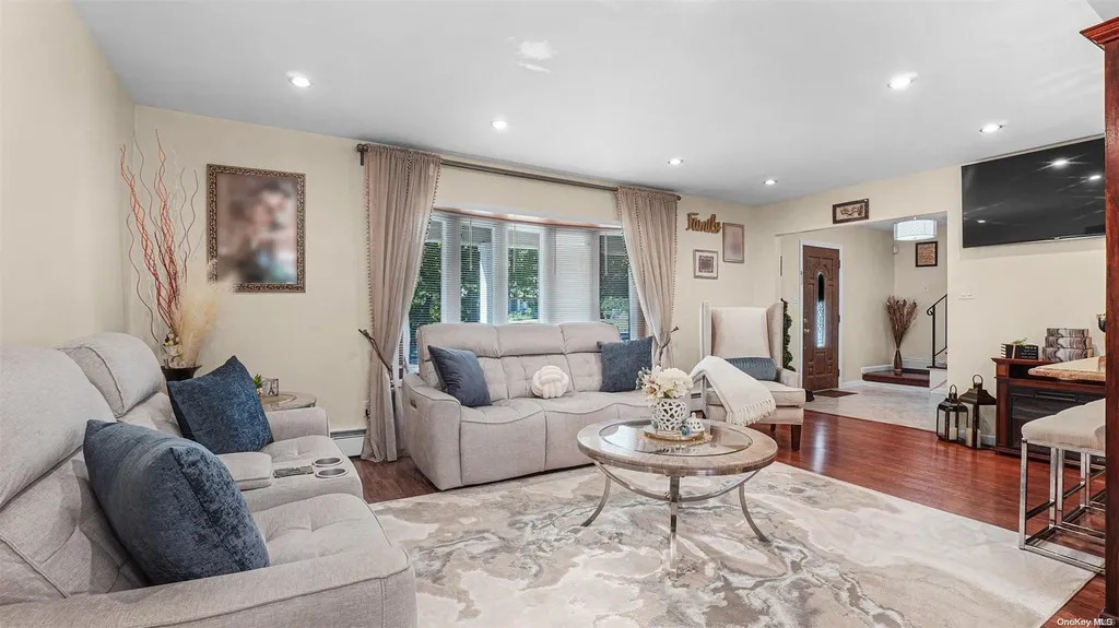 116 Sequoia Drive Coram NY 11727