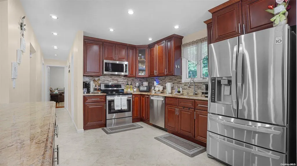 116 Sequoia Drive Coram NY 11727
