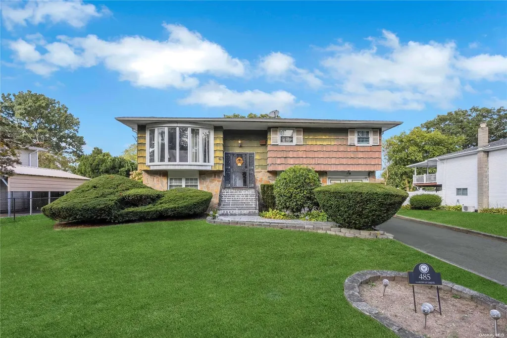 485 Lakeway Drive West Babylon NY 11704