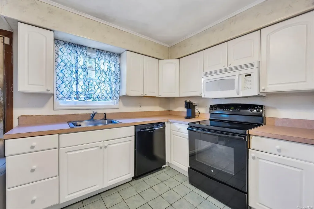 485 Lakeway Drive West Babylon NY 11704