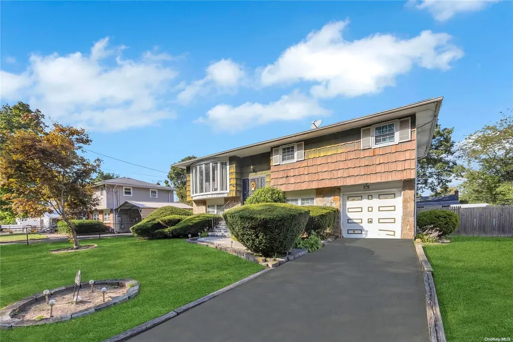 485 Lakeway Drive West Babylon NY 11704
