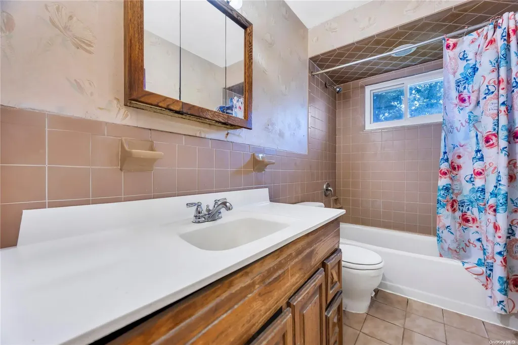 485 Lakeway Drive West Babylon NY 11704