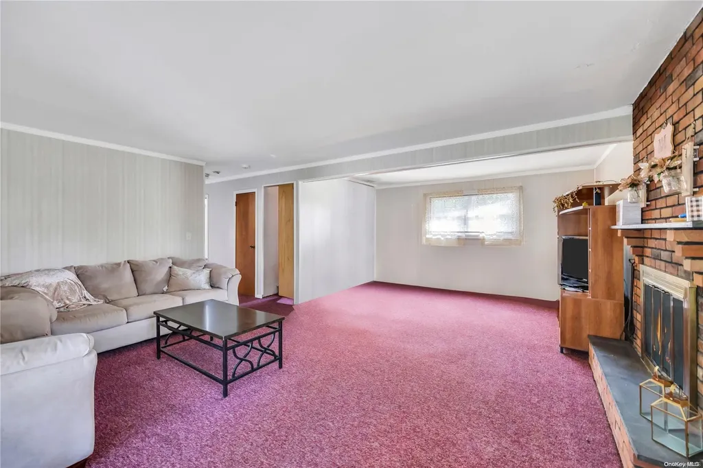 485 Lakeway Drive West Babylon NY 11704