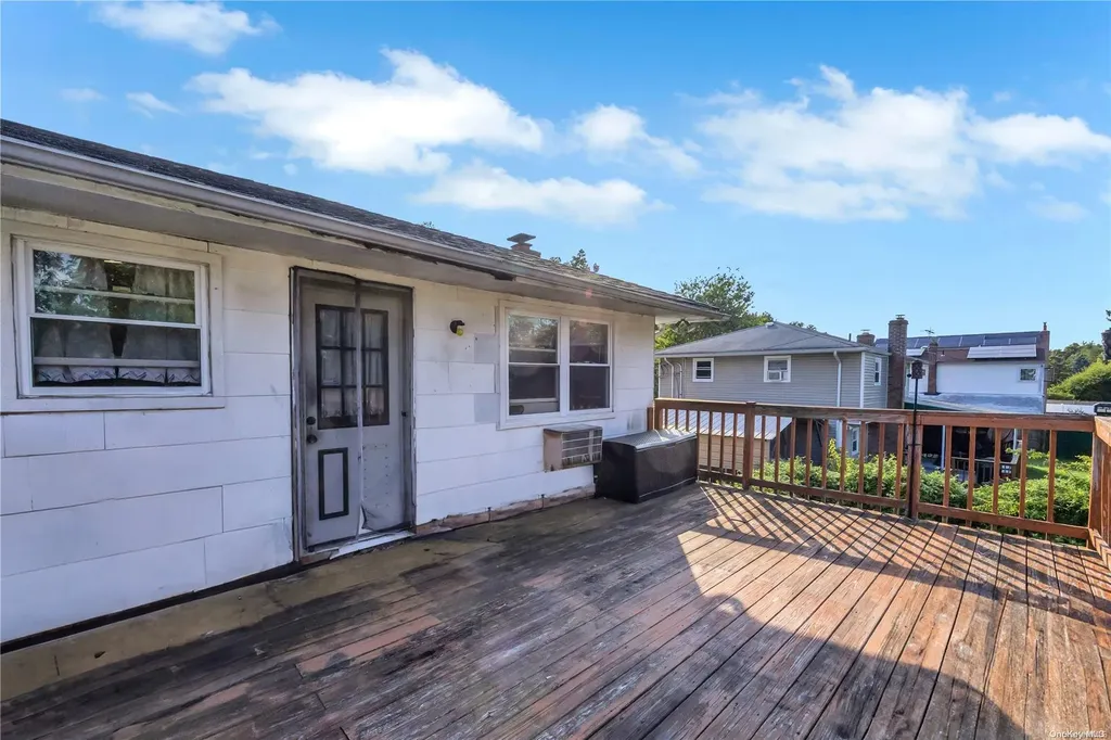 485 Lakeway Drive West Babylon NY 11704