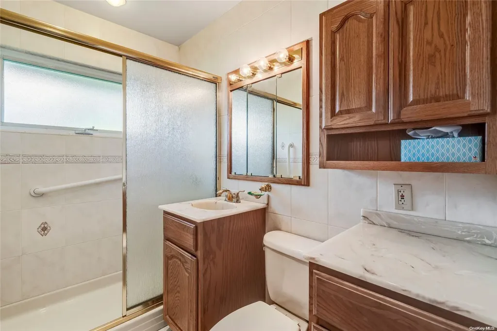 11 Wheelwright Lane Levittown NY 11756