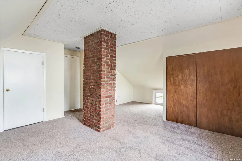 11 Wheelwright Lane Levittown NY 11756