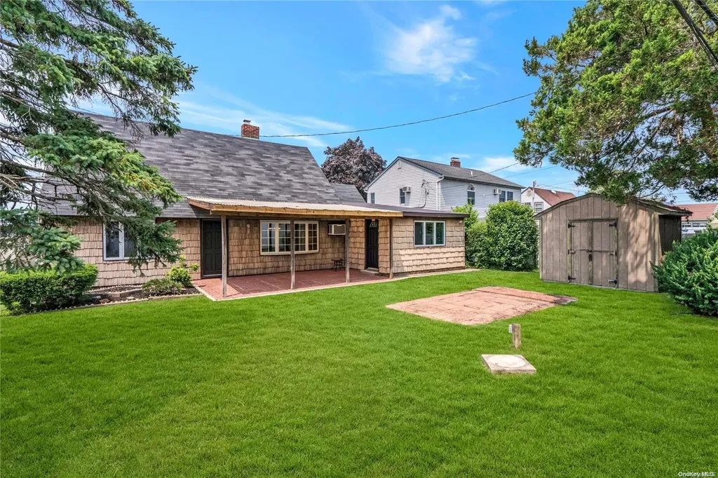 11 Wheelwright Lane Levittown NY 11756