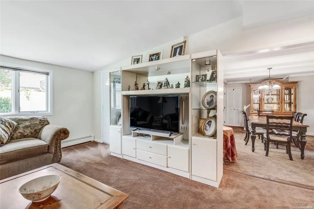 11 Wheelwright Lane Levittown NY 11756