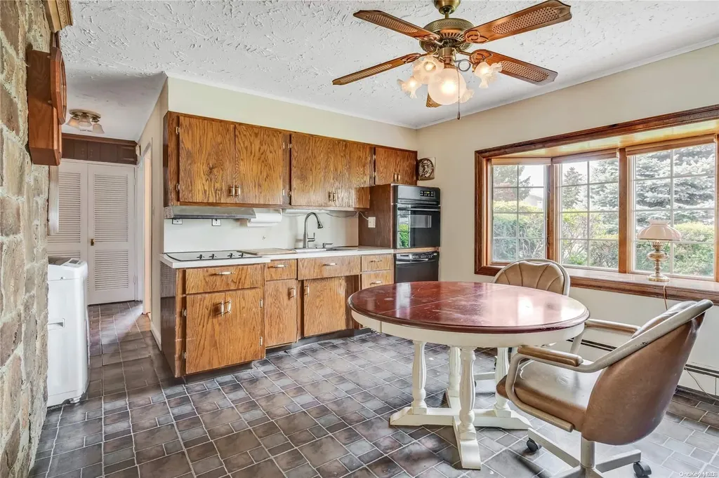 11 Wheelwright Lane Levittown NY 11756