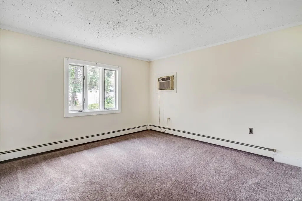 11 Wheelwright Lane Levittown NY 11756