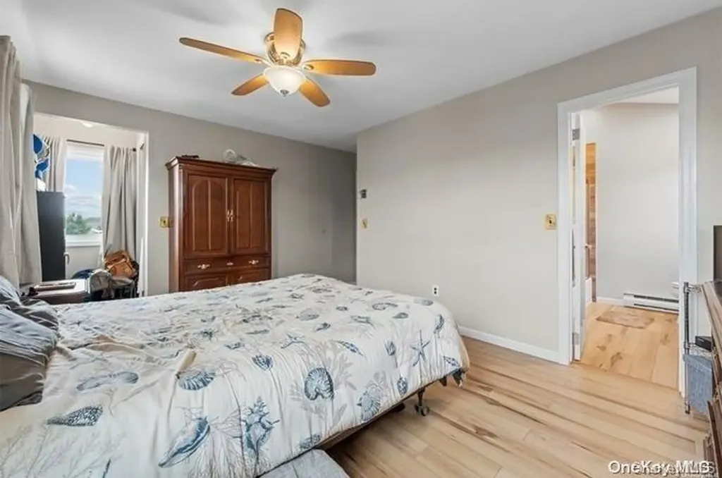 864 S Broadway Lindenhurst NY 11757