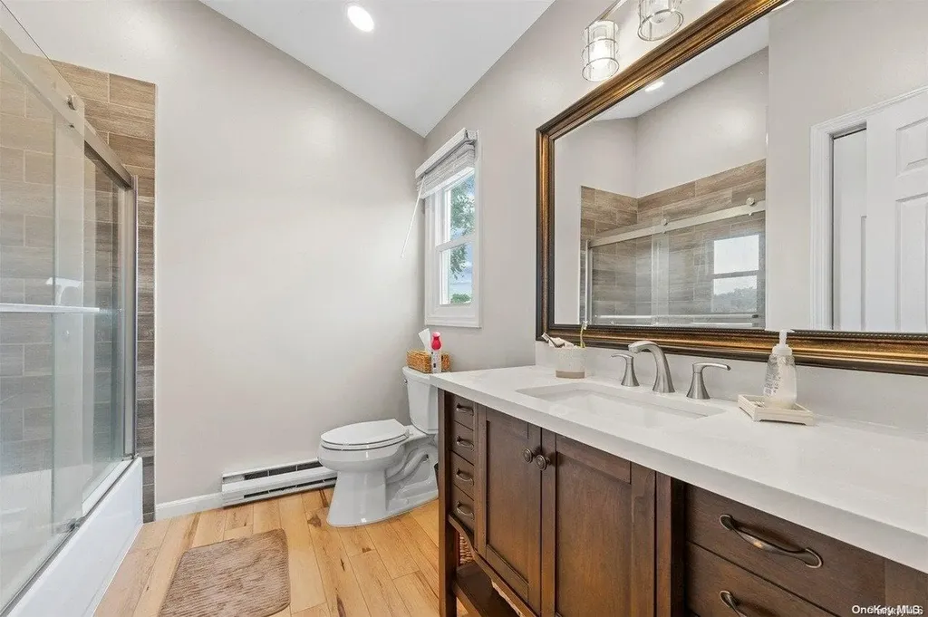 864 S Broadway Lindenhurst NY 11757