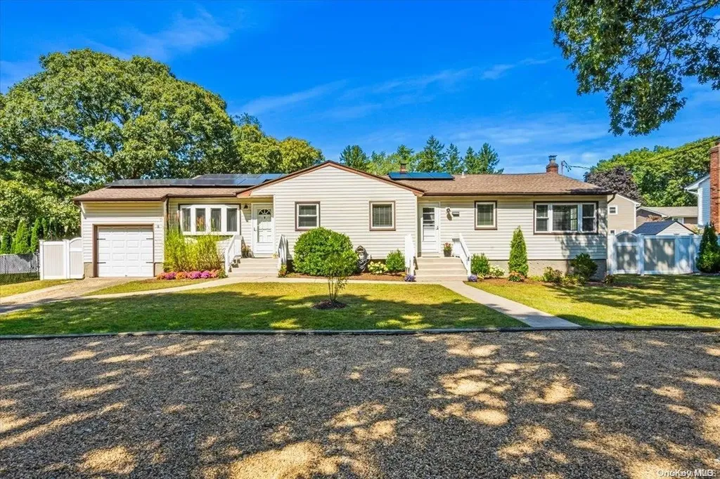 15 Vine Street Centereach NY 11720