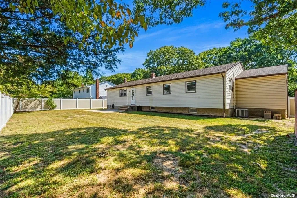 15 Vine Street Centereach NY 11720