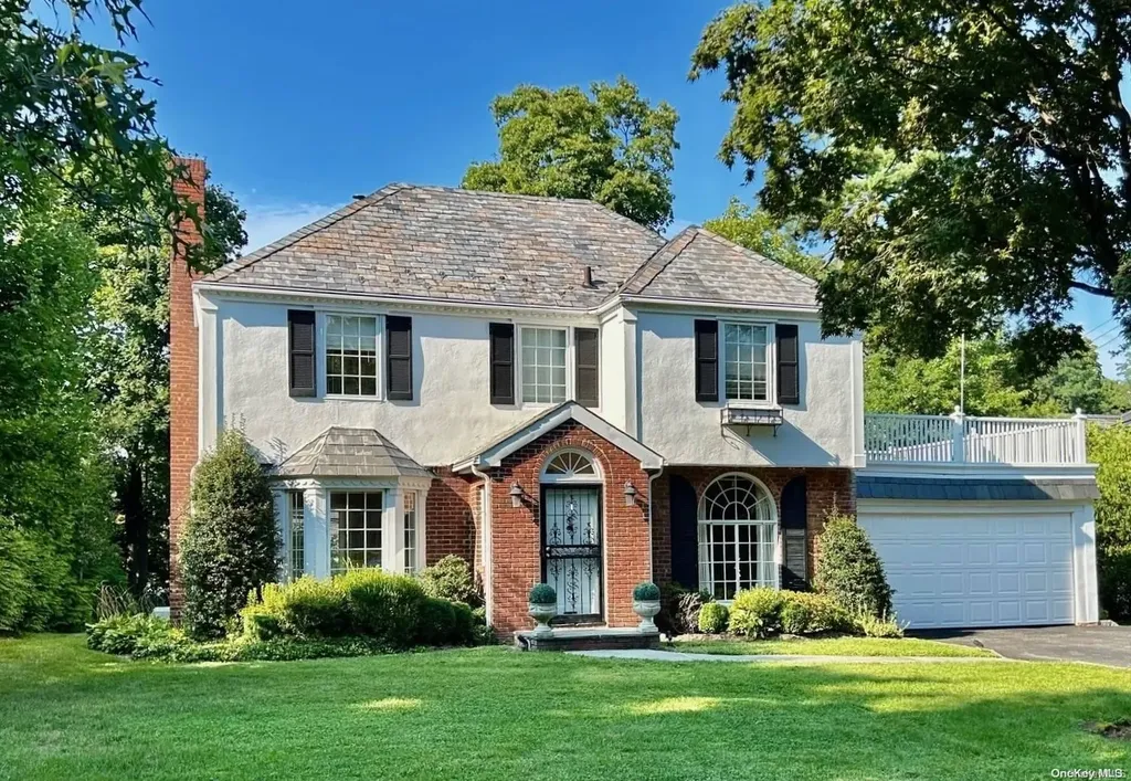 67 Rockcrest Road Manhasset NY 11030