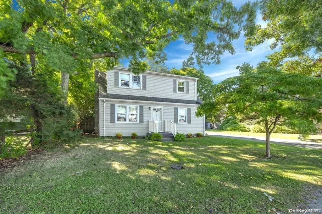 30 Wall Street East Islip NY 11730