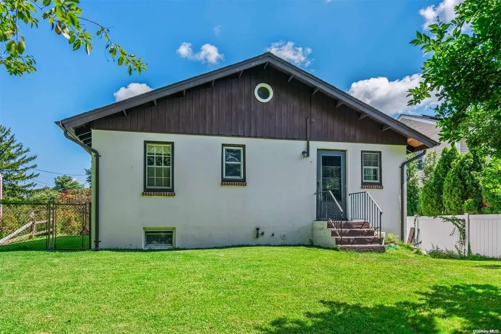 7 Ash Place Huntington NY 11743
