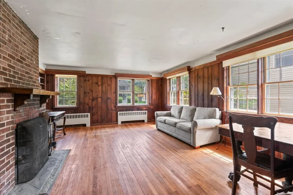 7 Ash Place Huntington NY 11743