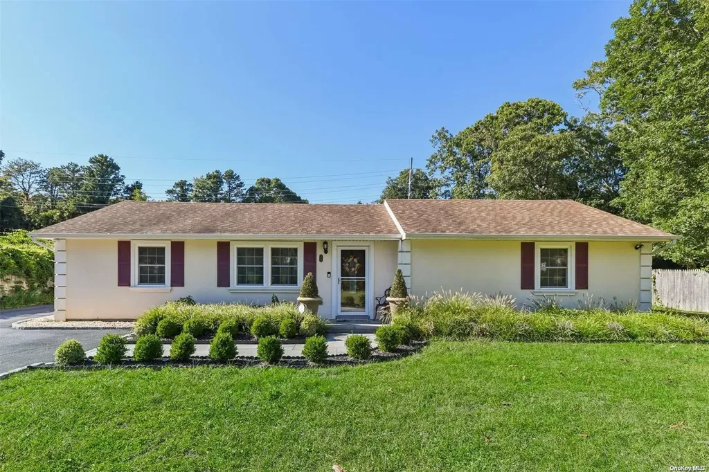 73 Carlton Drive E Shirley NY 11967