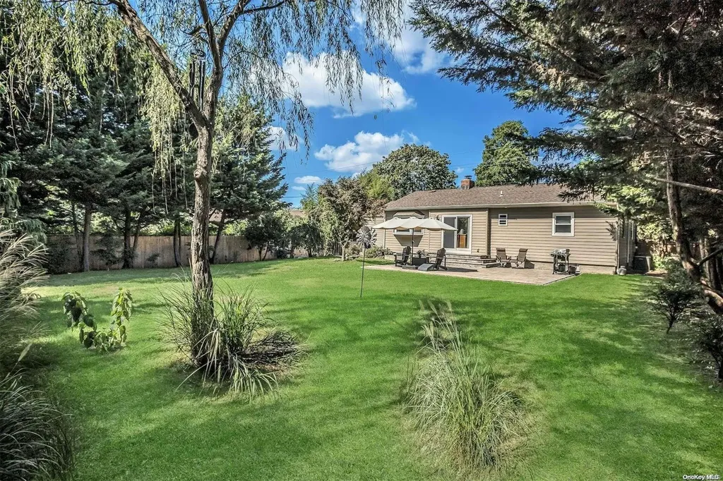 86 Moffitt Boulevard East Islip NY 11730