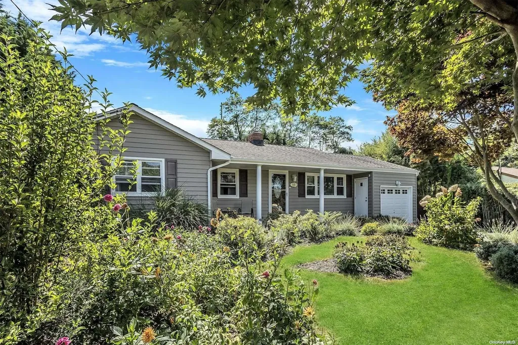 86 Moffitt Boulevard East Islip NY 11730