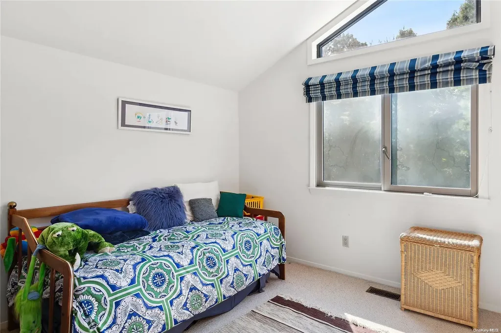 23 Jonathan Drive East Hampton NY 11937
