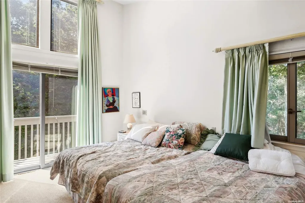 23 Jonathan Drive East Hampton NY 11937