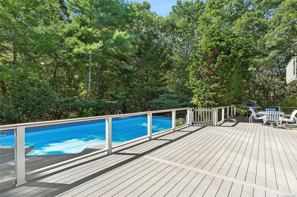 23 Jonathan Drive East Hampton NY 11937