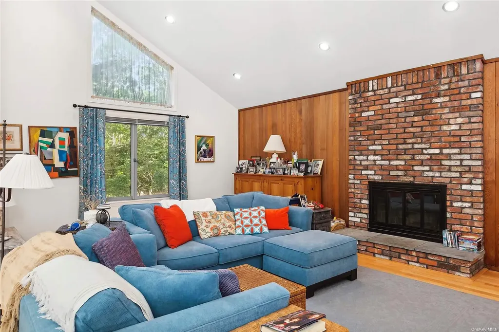 23 Jonathan Drive East Hampton NY 11937