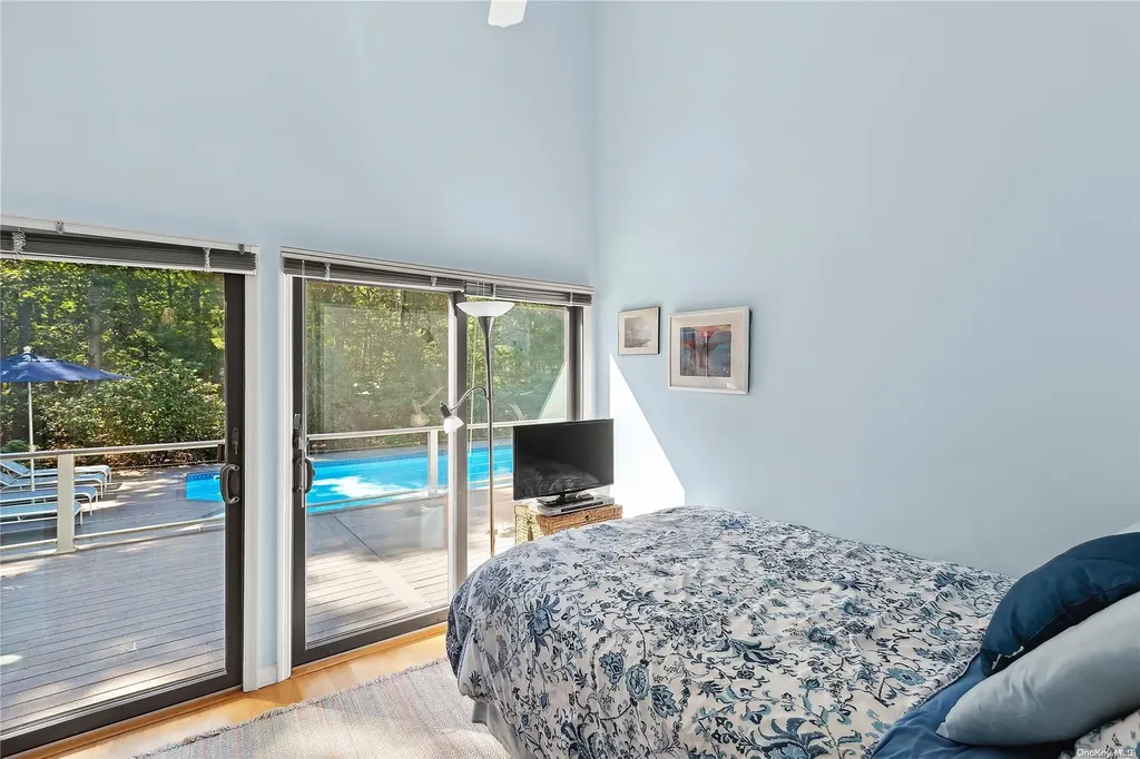 23 Jonathan Drive East Hampton NY 11937
