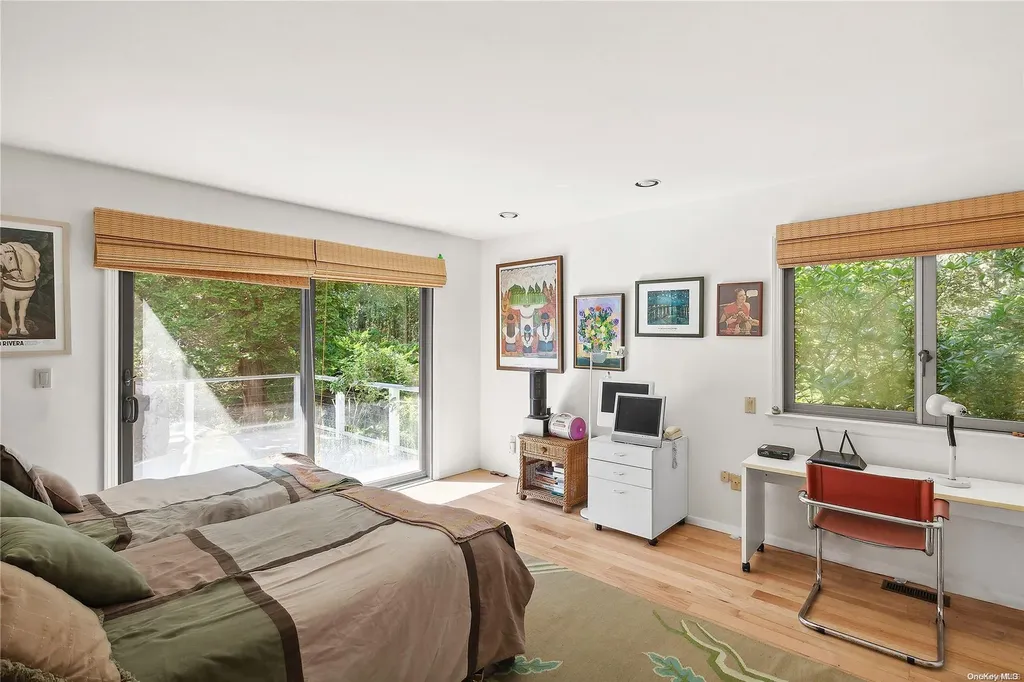 23 Jonathan Drive East Hampton NY 11937
