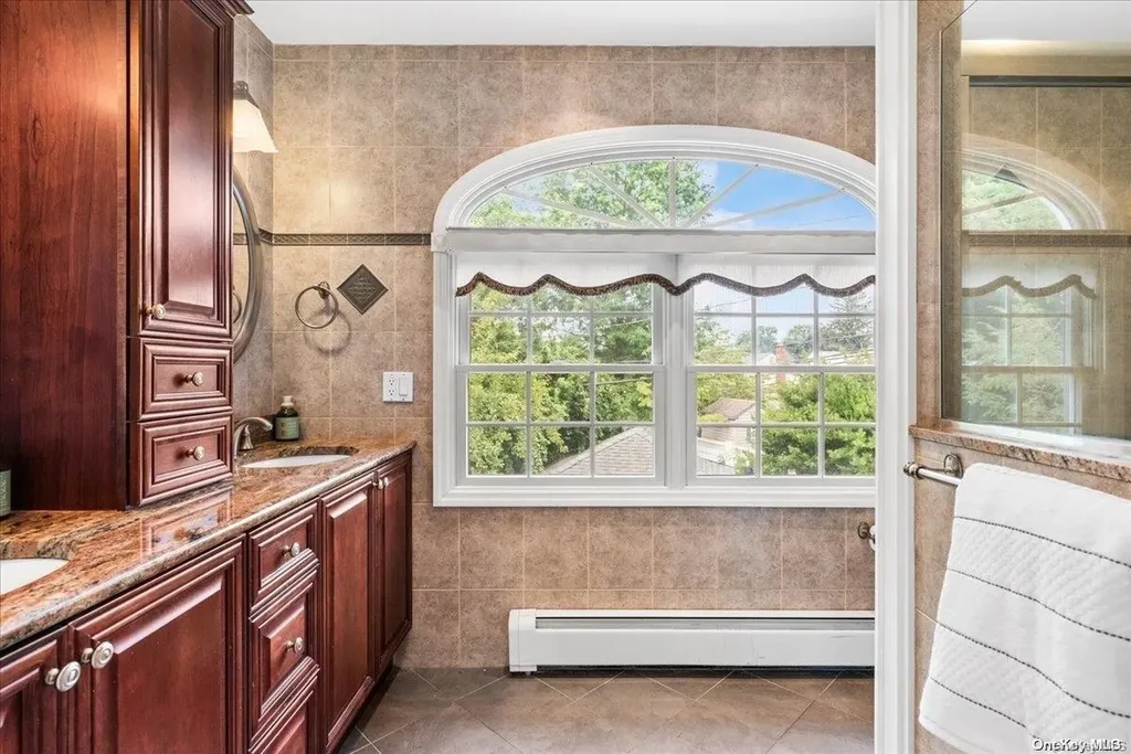 4 Flo Drive Syosset NY 11791