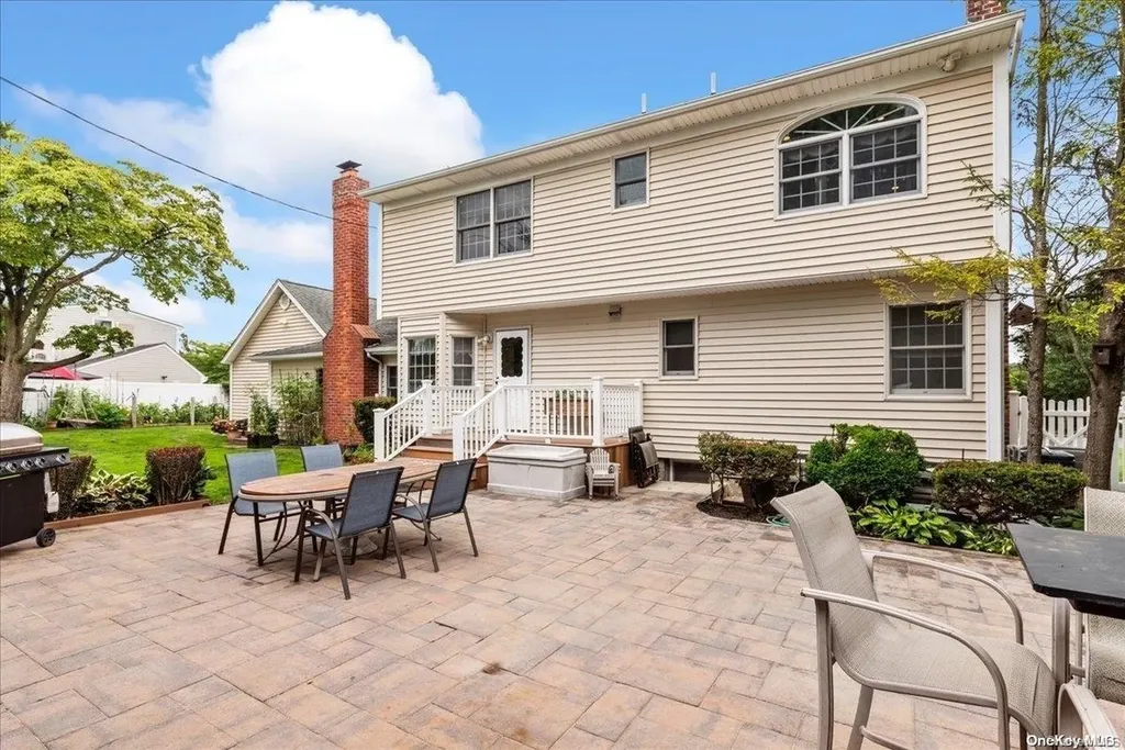 4 Flo Drive Syosset NY 11791