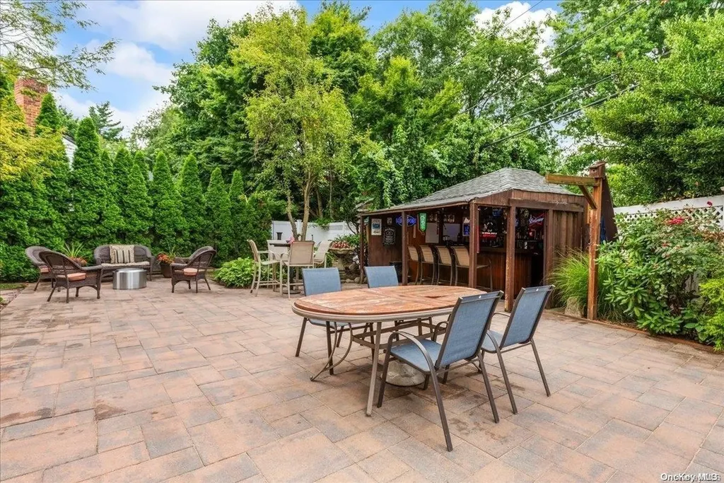 4 Flo Drive Syosset NY 11791