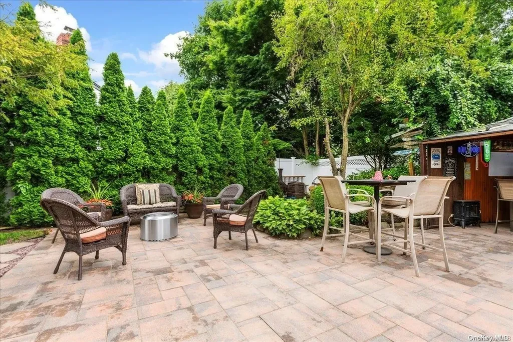 4 Flo Drive Syosset NY 11791