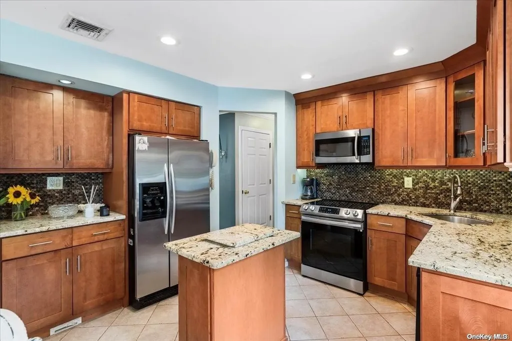 4 Flo Drive Syosset NY 11791