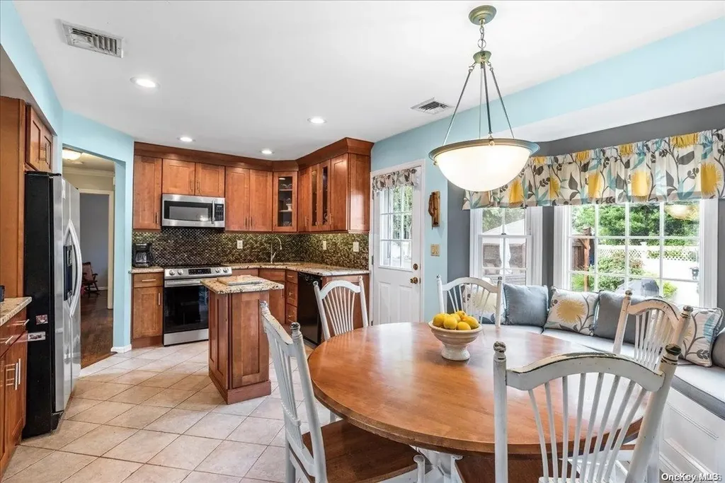 4 Flo Drive Syosset NY 11791