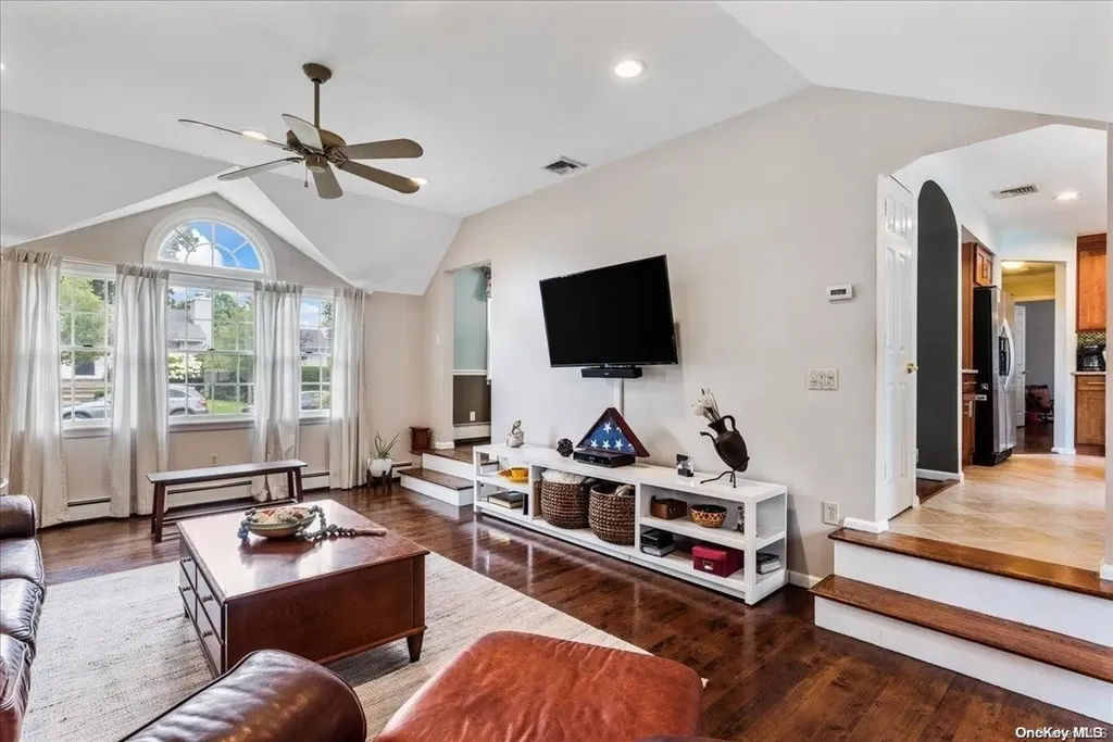 4 Flo Drive Syosset NY 11791